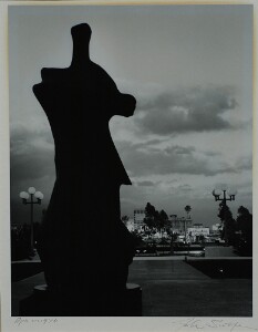 Entrance Walkway, Henry Moore "Knife Edge", Norton Simon Museum